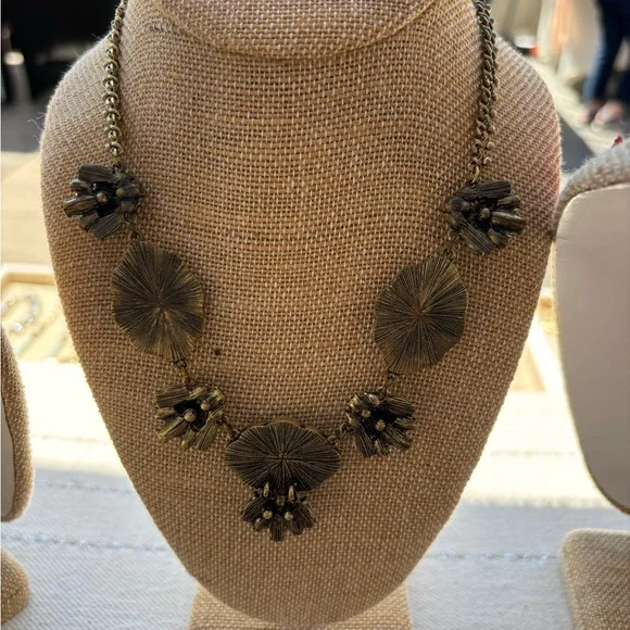 Chloe + Isabel Seascape Collar Necklace - Picture 8 of 11